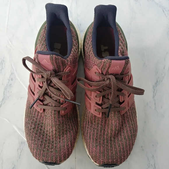 Women’s Adidas Ultra Boost 4.0 Running Shoes 8.5 - Picture 1 of 8